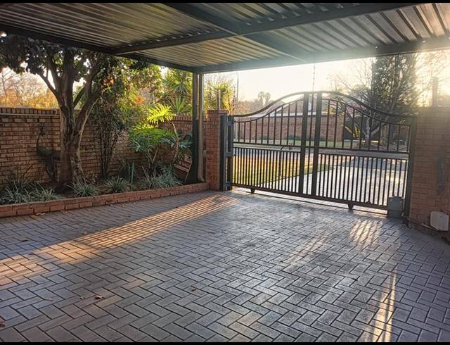 3 BEDROOM HOUSE FOR SALE IN SUNWARD PARK
